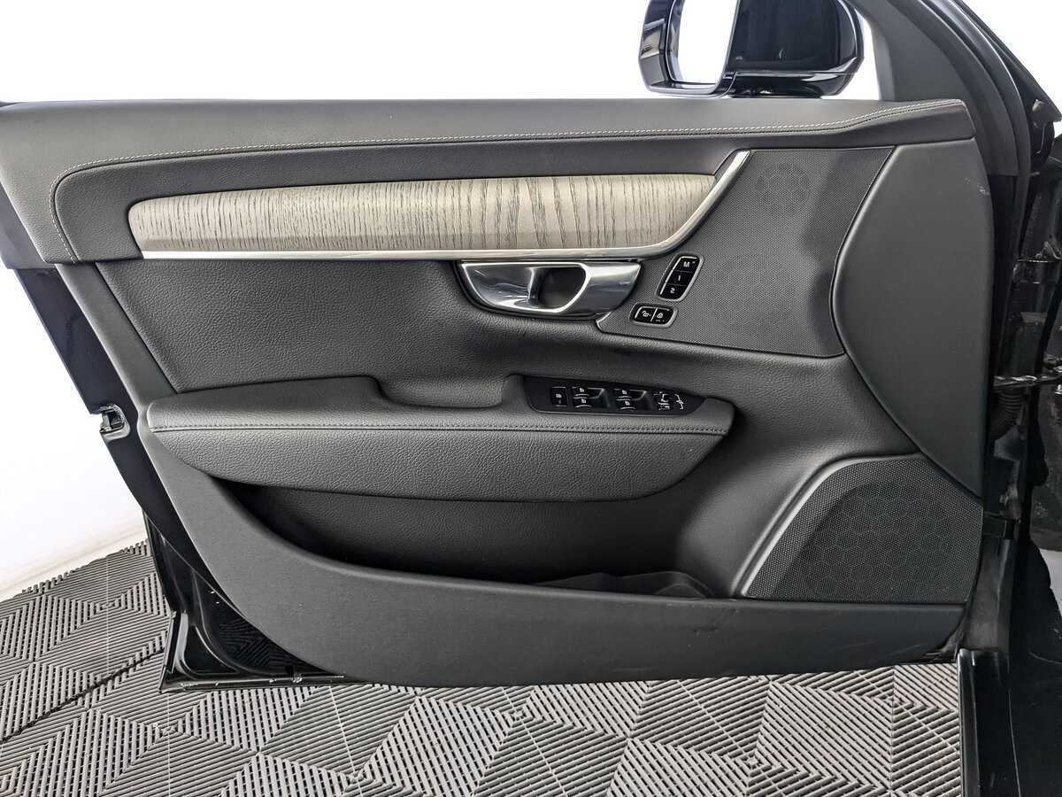 Купить Volvo S90 с пробегом. Фото: #14