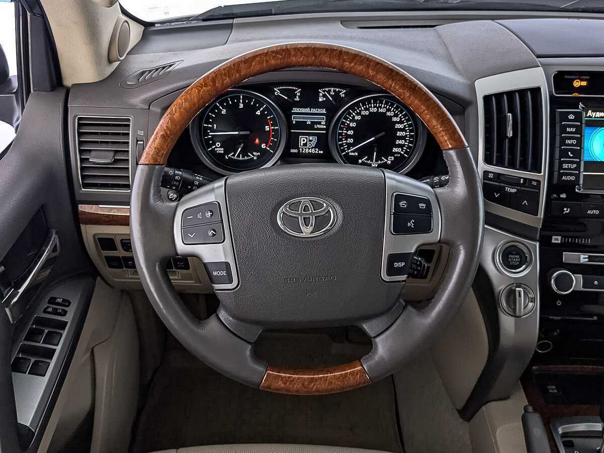 Купить Toyota Land Cruiser с пробегом. Фото: #20