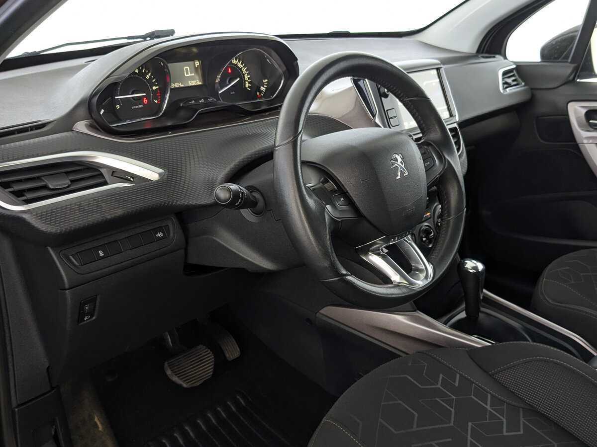 Купить Peugeot 2008 с пробегом. Фото: #14