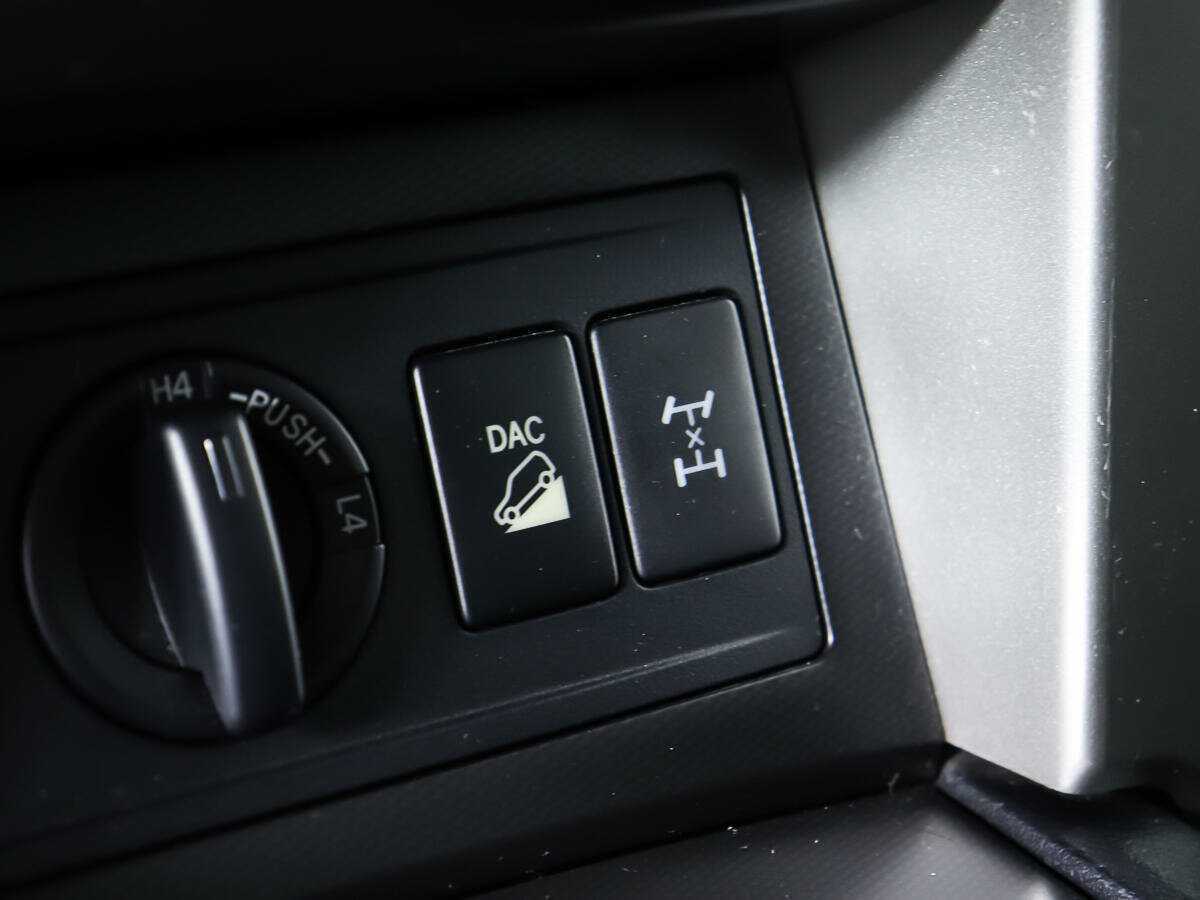 Купить Toyota Land Cruiser Prado с пробегом. Фото: #18
