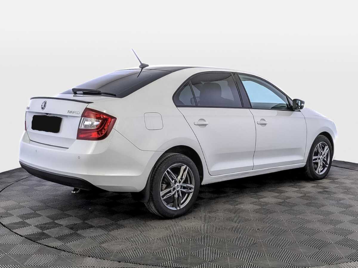 Купить Skoda Rapid с пробегом. Фото: #4