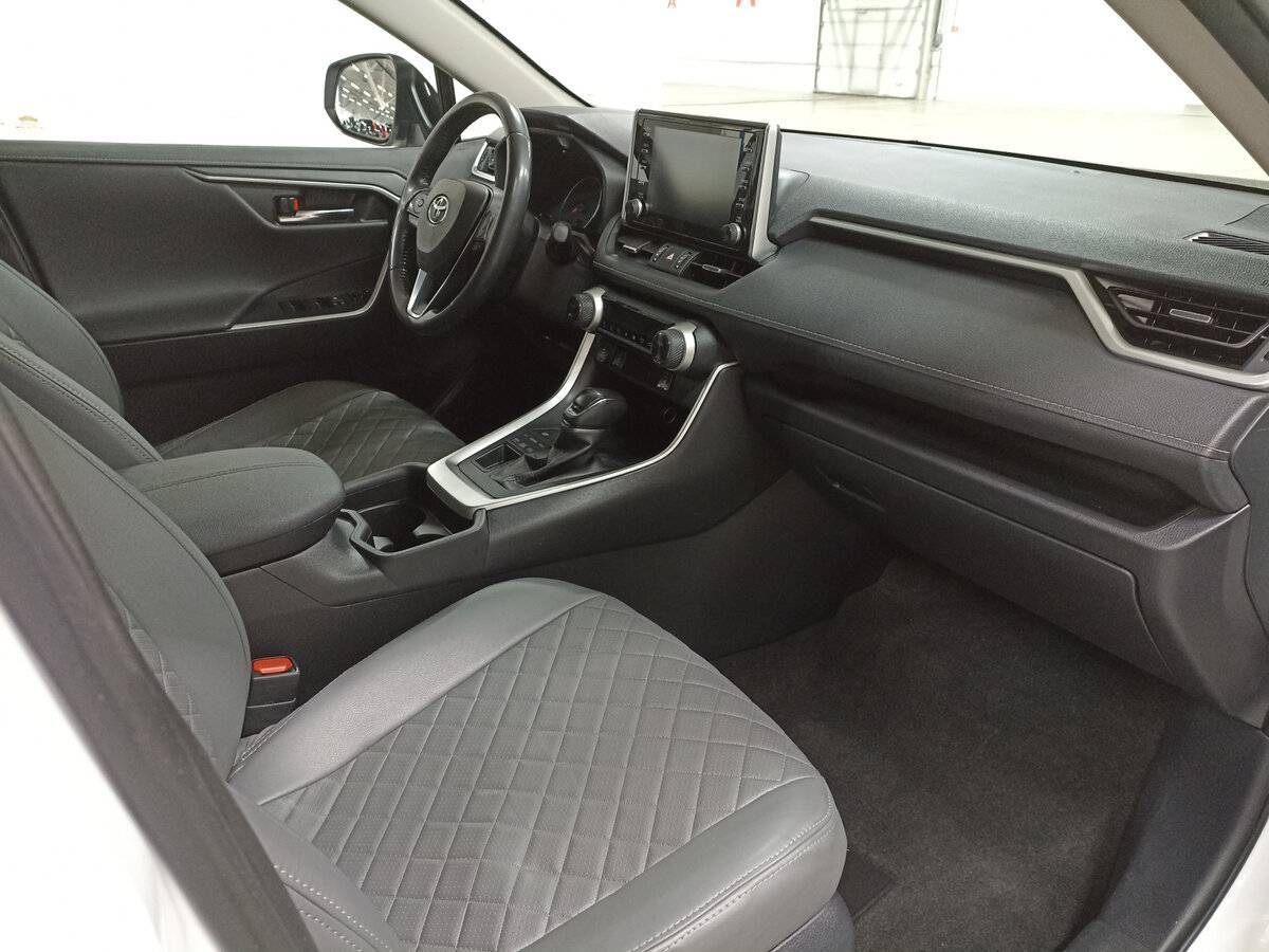 Купить Toyota RAV4 с пробегом. Фото: #10