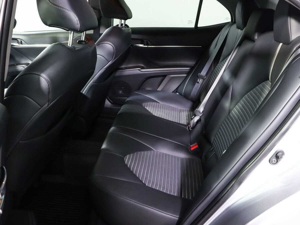 Купить Toyota Camry с пробегом. Фото: #9