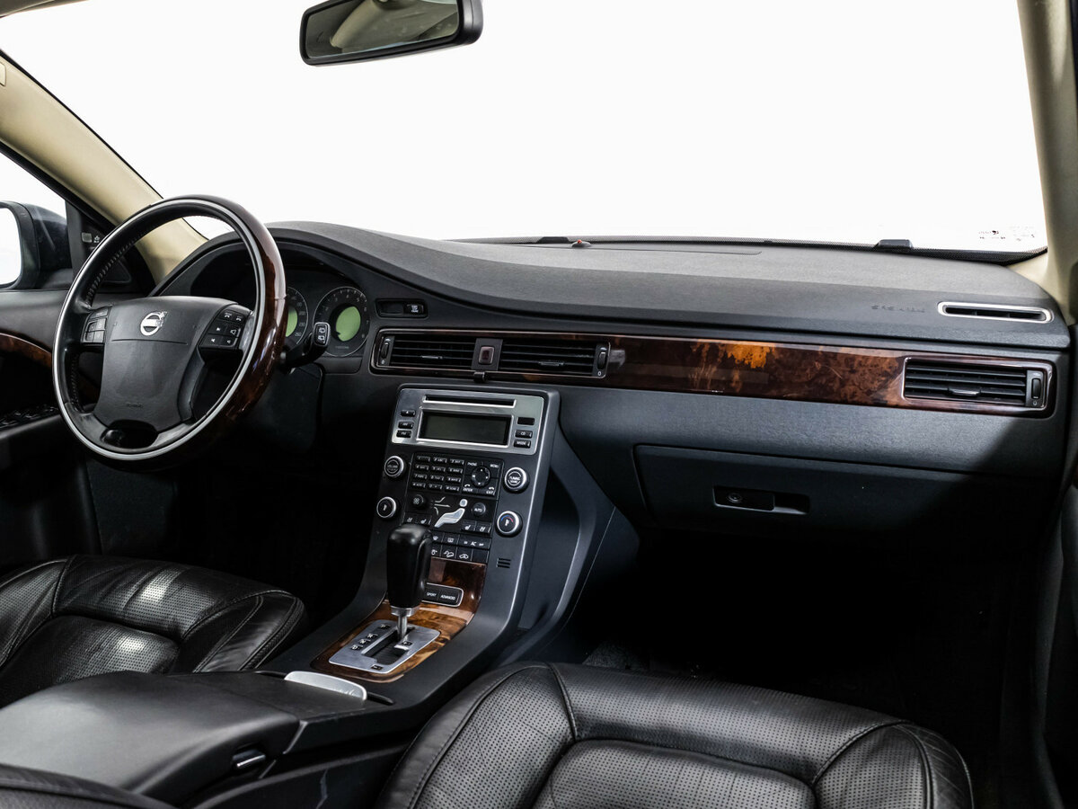 Купить Volvo XC70 с пробегом. Фото: #6