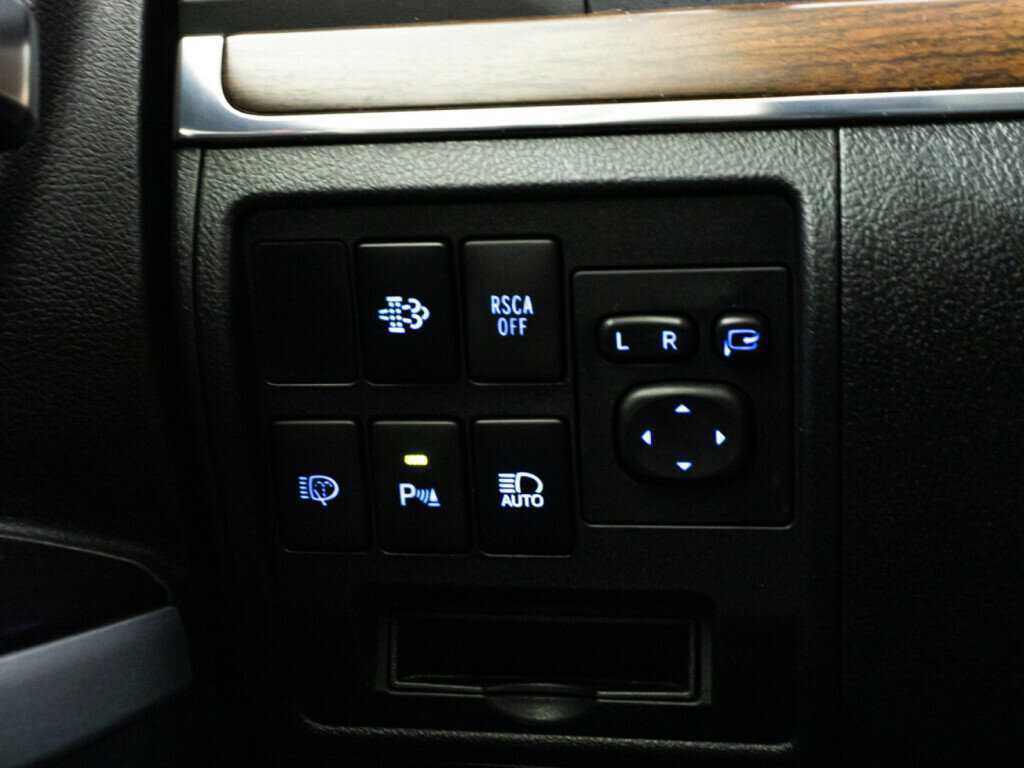 Купить Toyota Land Cruiser с пробегом. Фото: #22