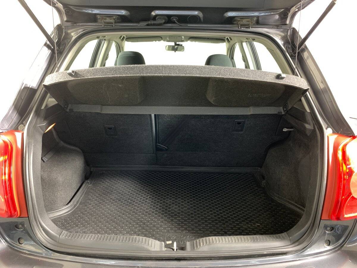 Купить Toyota Auris с пробегом. Фото: #18