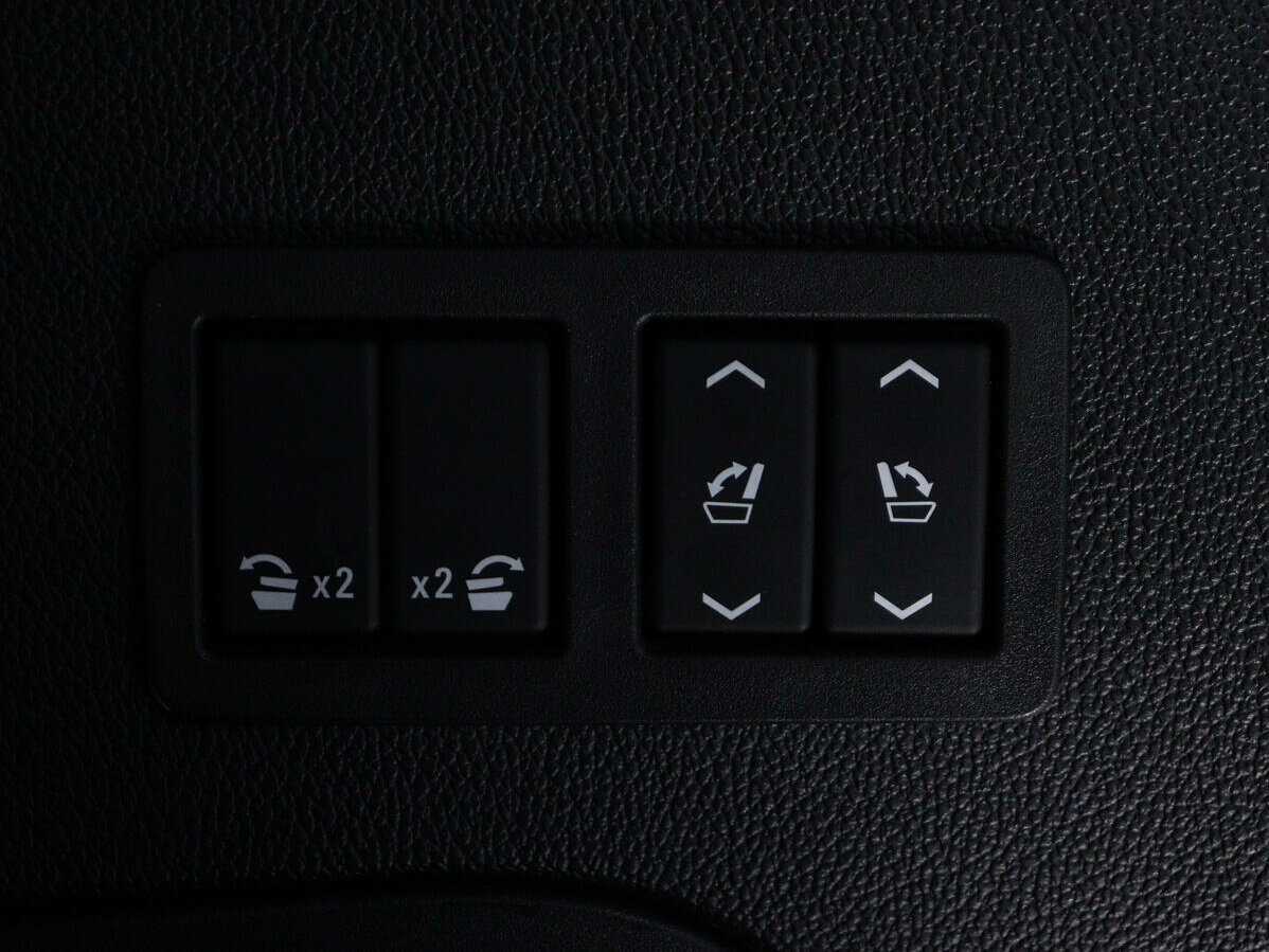 Купить Cadillac Escalade с пробегом. Фото: #19