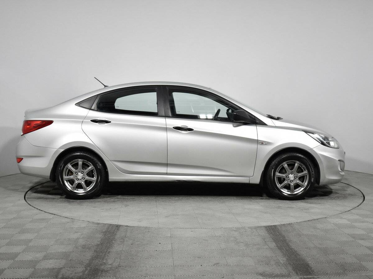 Купить Hyundai Solaris с пробегом. Фото: #3