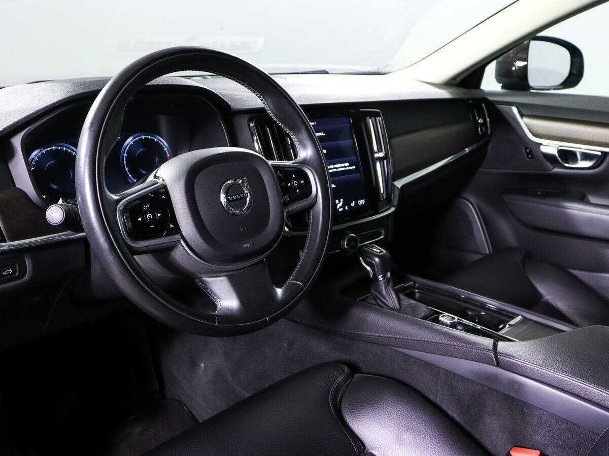 Купить Volvo V90 Cross Country с пробегом. Фото: #11