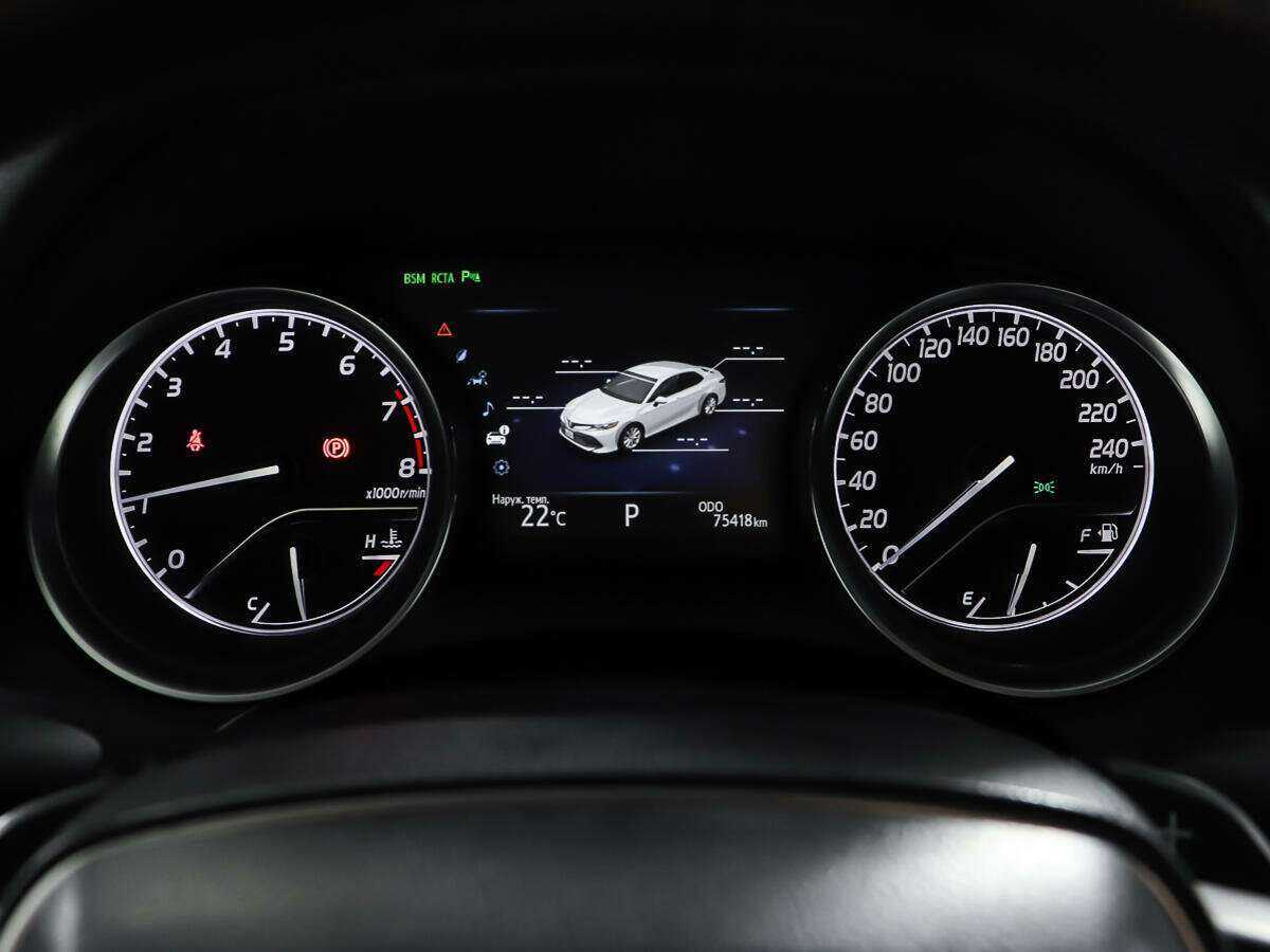 Купить Toyota Camry с пробегом. Фото: #13