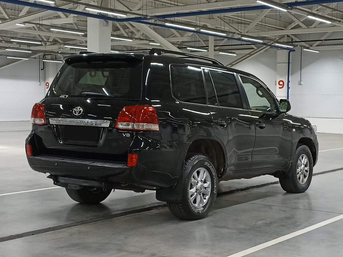 Купить Toyota Land Cruiser с пробегом. Фото: #4
