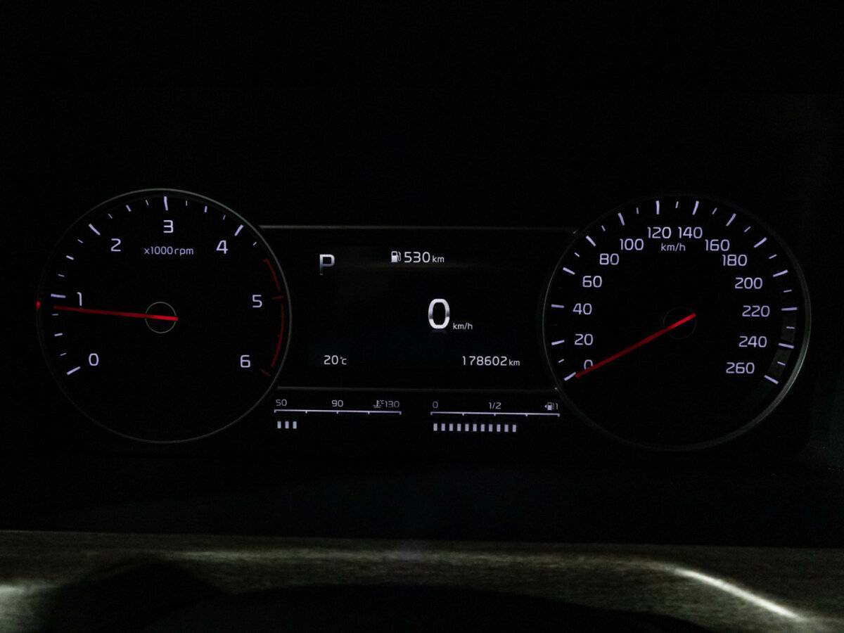 Купить Kia Sorento с пробегом. Фото: #11