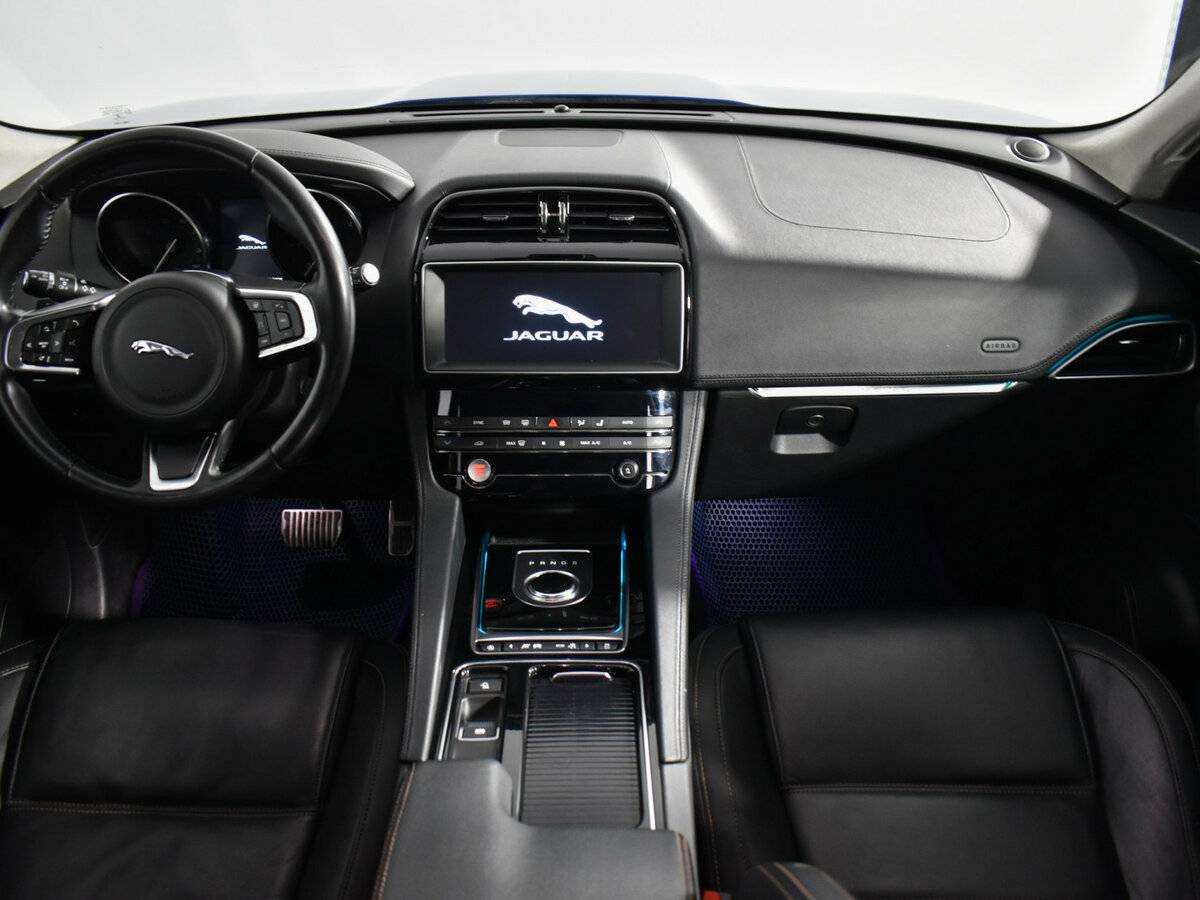 Купить Jaguar F-Pace с пробегом. Фото: #12