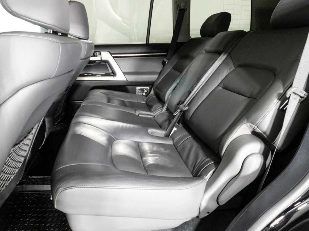 Купить Toyota Land Cruiser с пробегом. Фото: #7