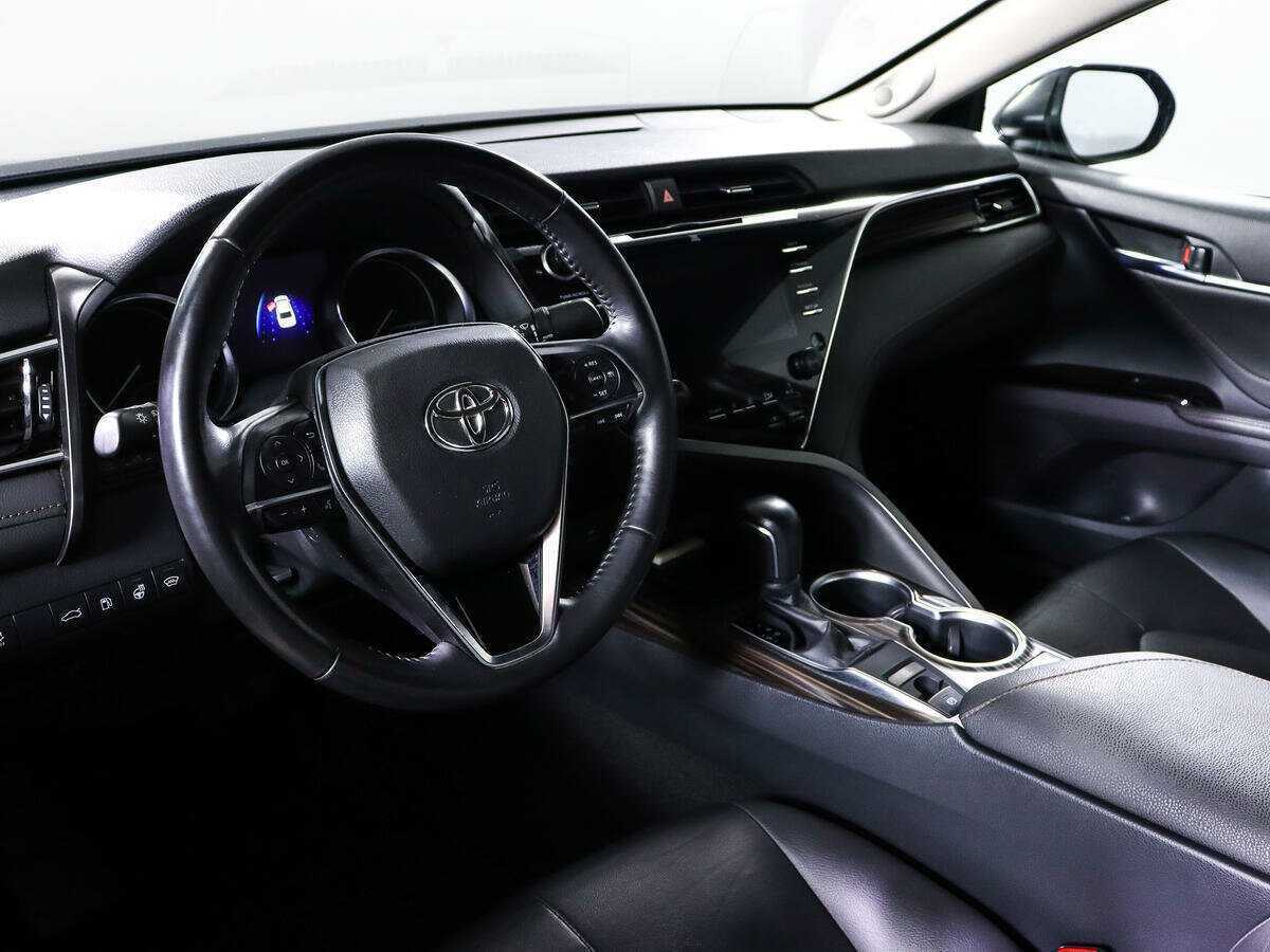 Купить Toyota Camry с пробегом. Фото: #11