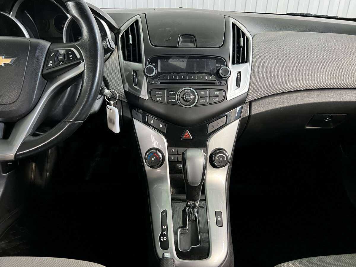 Купить Chevrolet Cruze с пробегом. Фото: #10