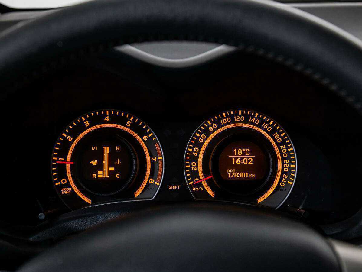 Купить Toyota Auris с пробегом. Фото: #11