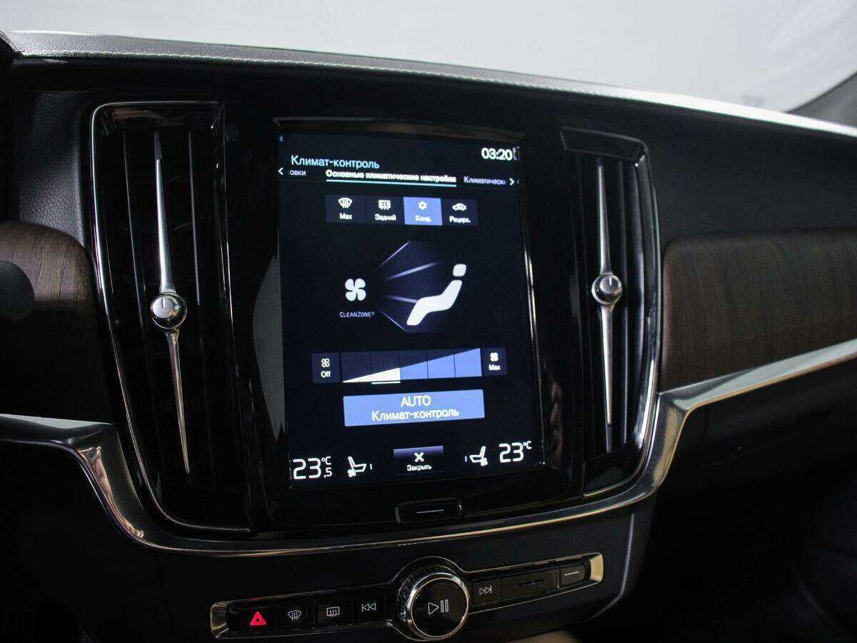 Купить Volvo S90 с пробегом. Фото: #16