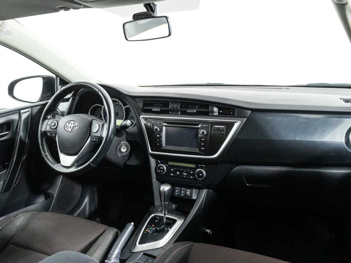 Купить Toyota Auris с пробегом. Фото: #8