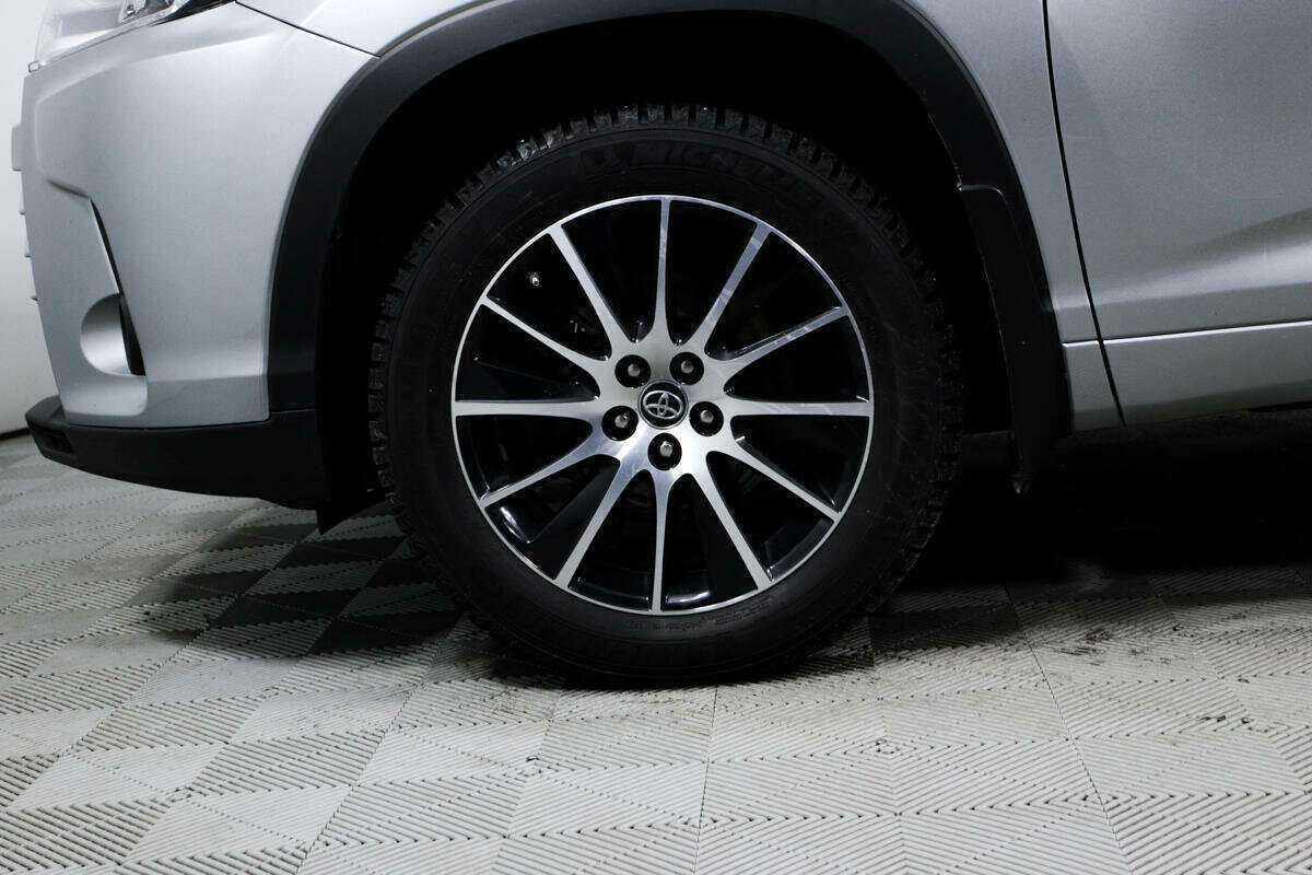 Купить Toyota Highlander с пробегом. Фото: #13