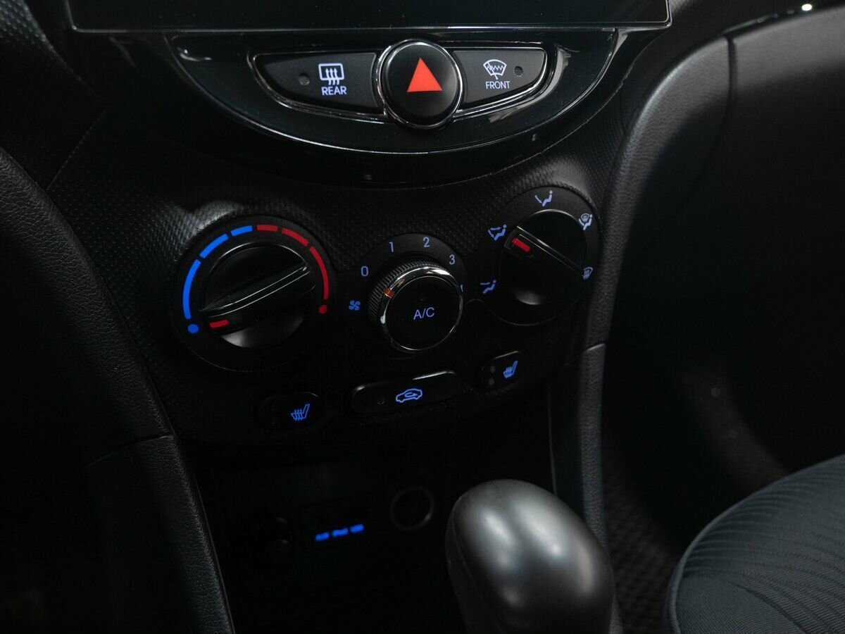 Купить Hyundai Solaris с пробегом. Фото: #17