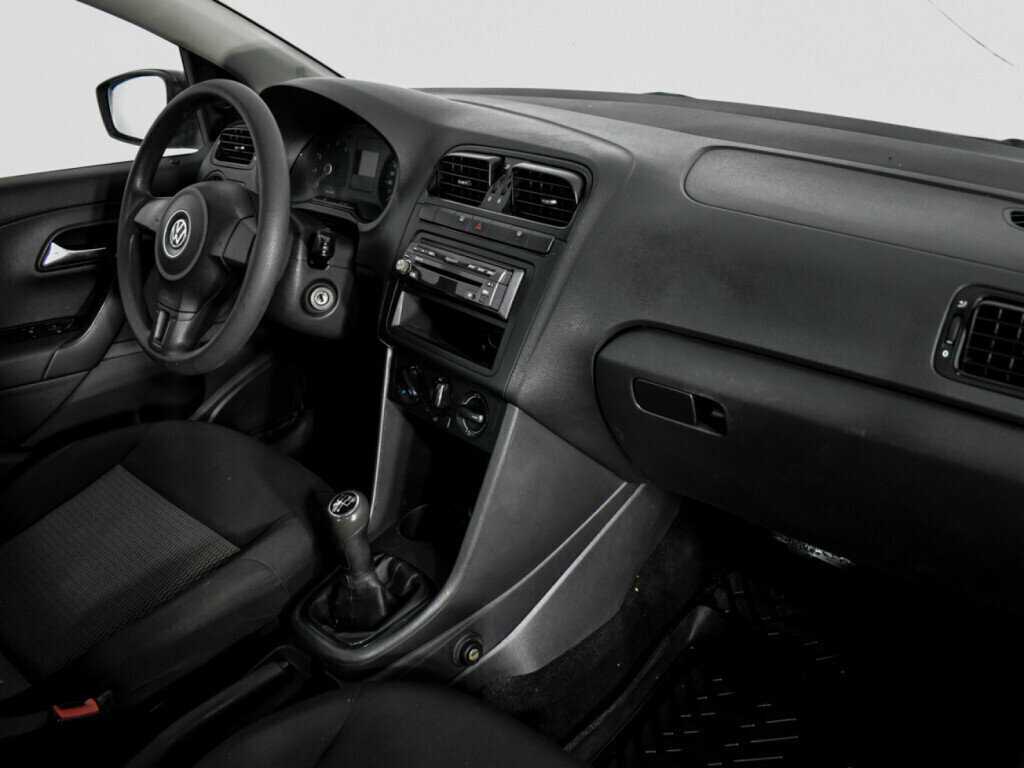 Купить Volkswagen Polo с пробегом. Фото: #10