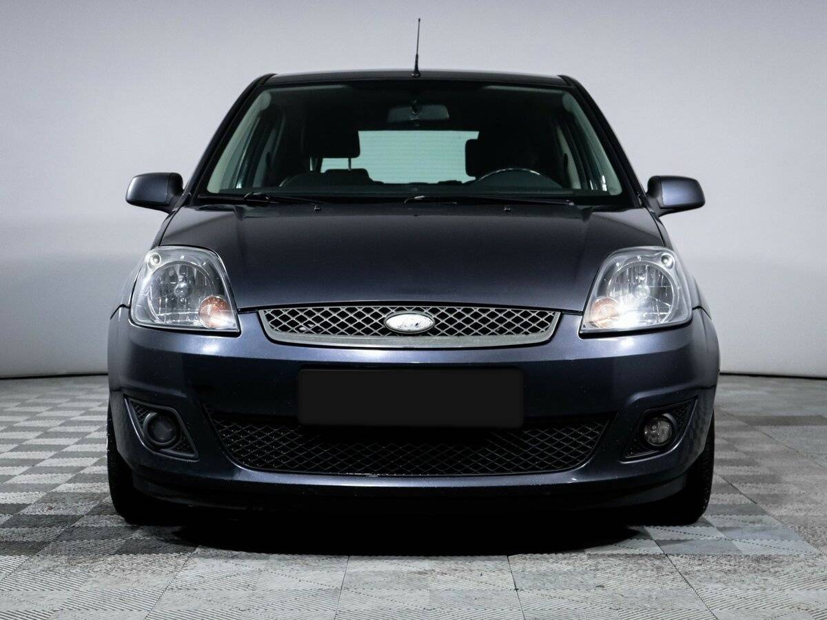 Купить Ford Fiesta с пробегом. Фото: #1