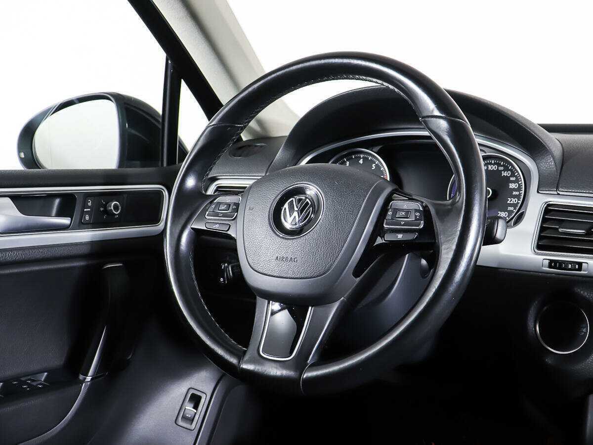 Купить Volkswagen Touareg с пробегом. Фото: #14