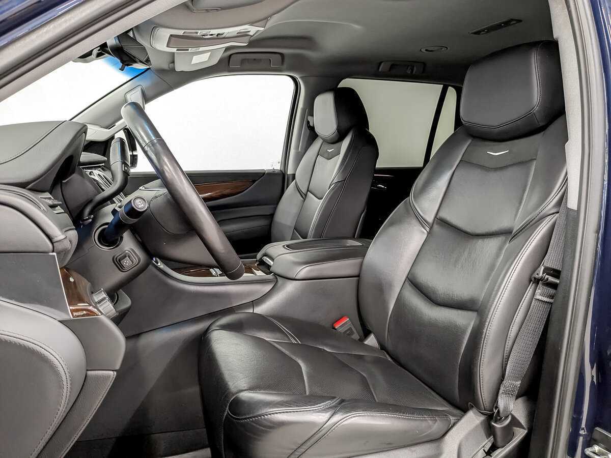 Купить Cadillac Escalade с пробегом. Фото: #16