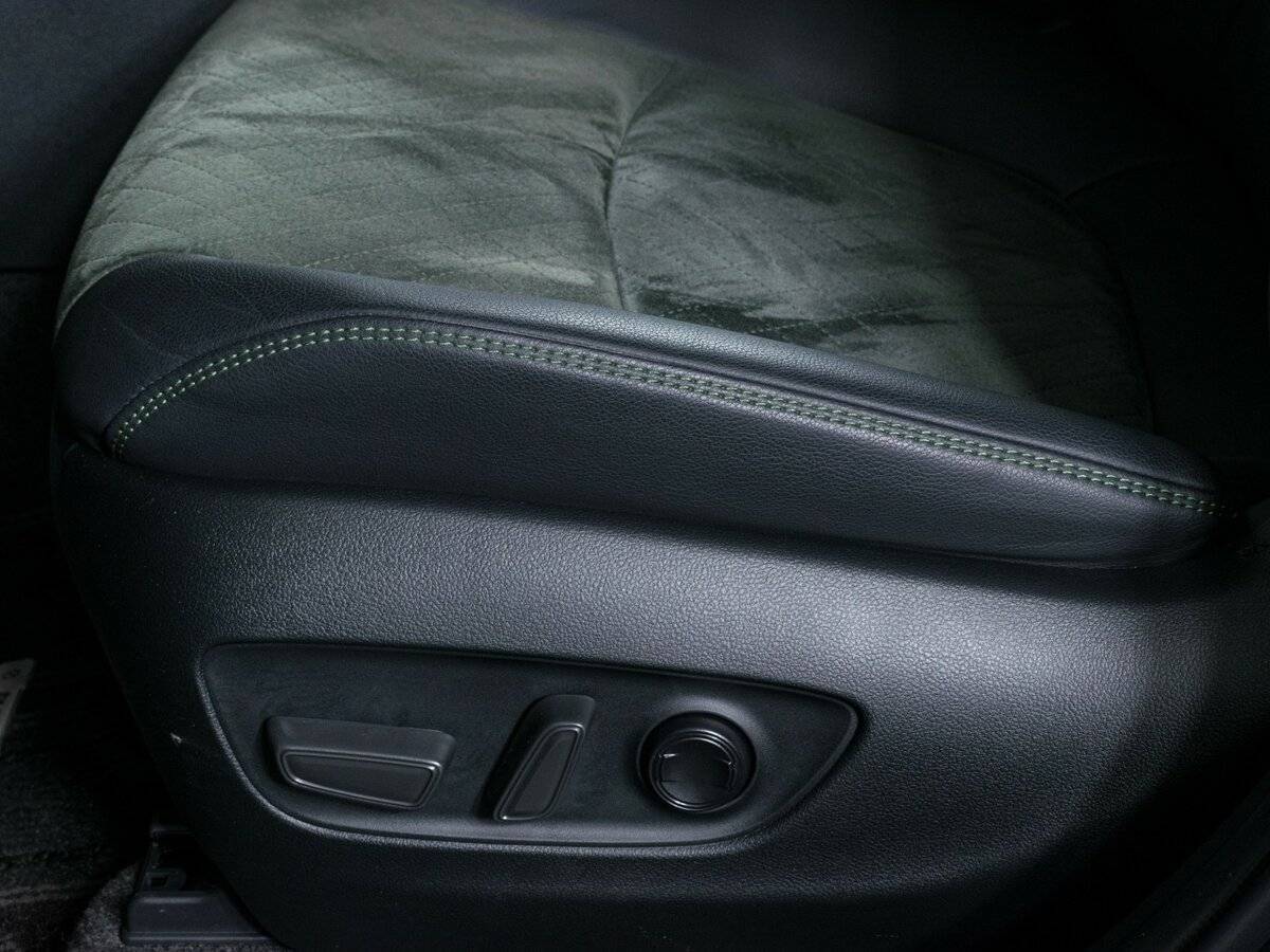 Купить Toyota RAV4 с пробегом. Фото: #18