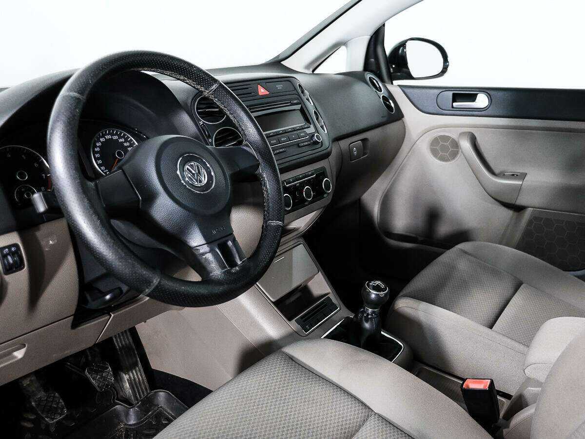 Купить Volkswagen Golf Plus с пробегом. Фото: #8