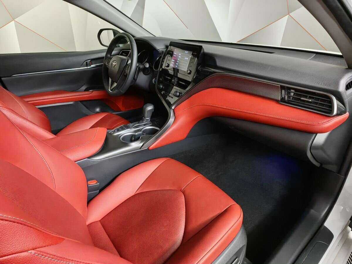 Купить Toyota Camry с пробегом. Фото: #8