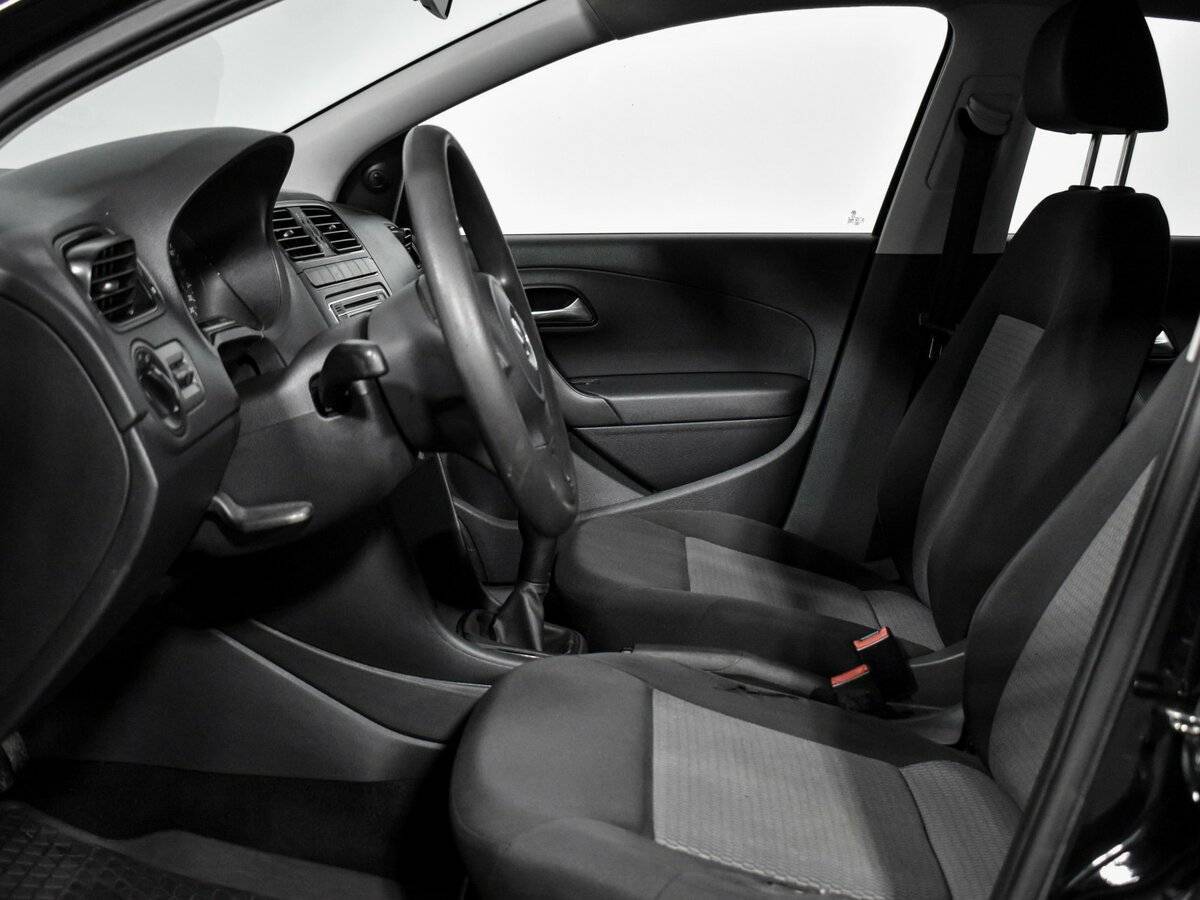 Купить Volkswagen Polo с пробегом. Фото: #9