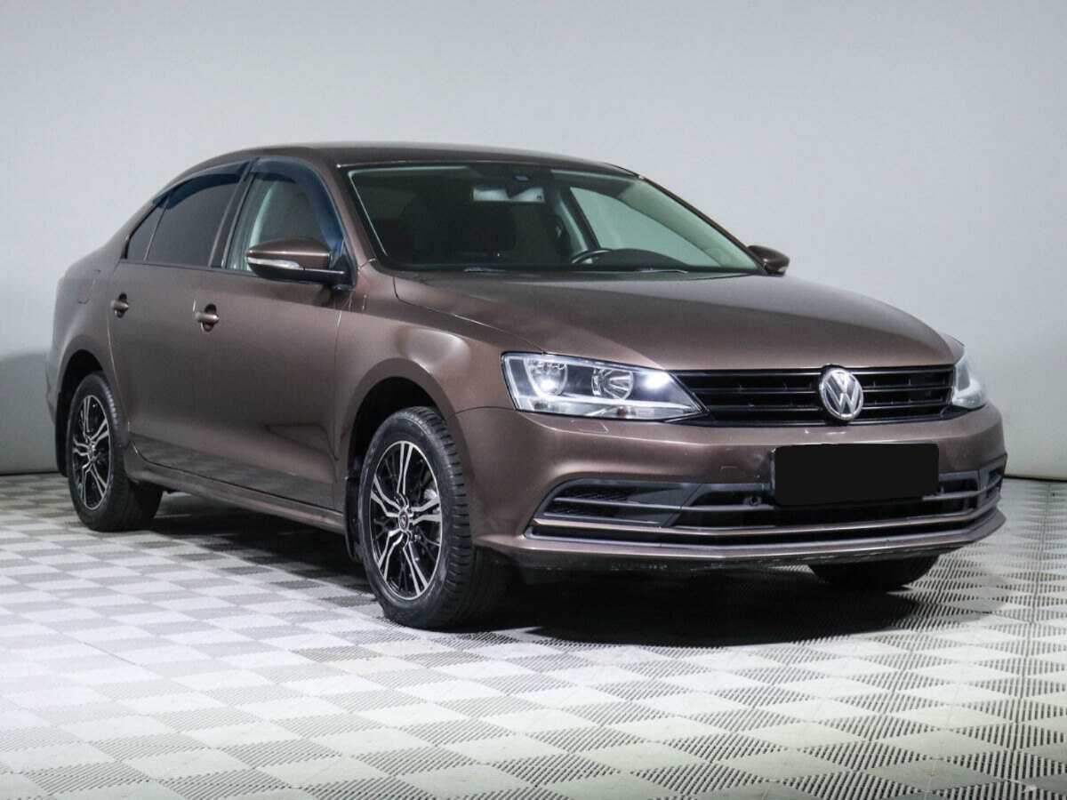 Купить Volkswagen Jetta с пробегом. Фото: #2