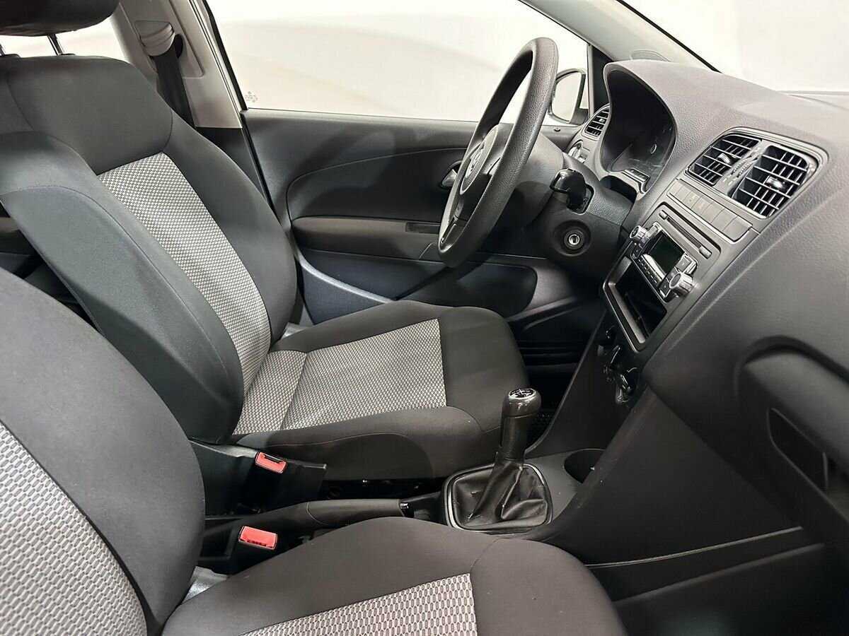 Купить Volkswagen Polo с пробегом. Фото: #8