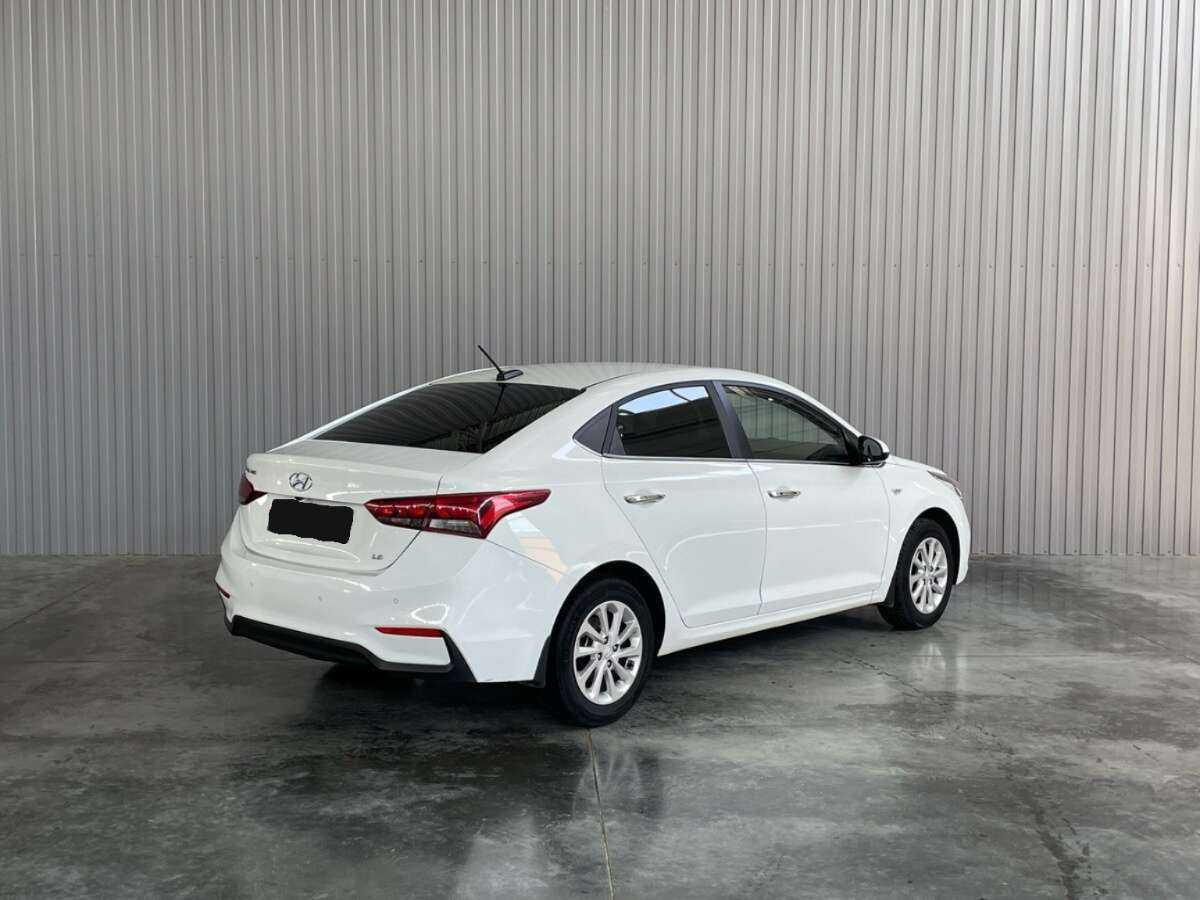 Купить Hyundai Solaris с пробегом. Фото: #4