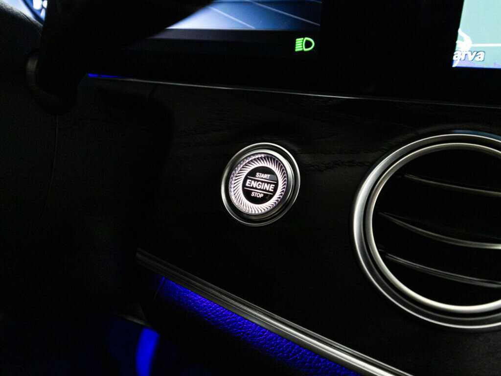 Купить Mercedes-Benz E-Класс с пробегом. Фото: #19