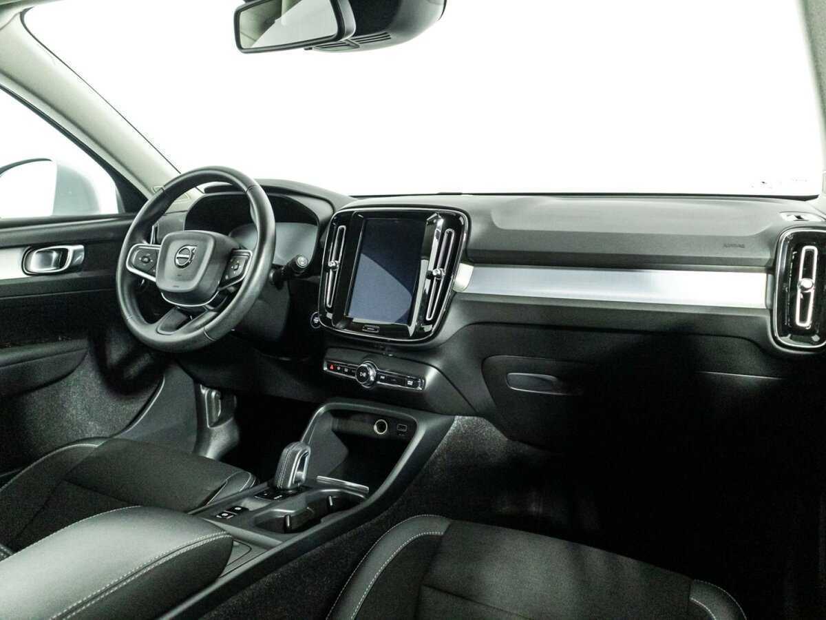 Купить Volvo XC40 с пробегом. Фото: #8