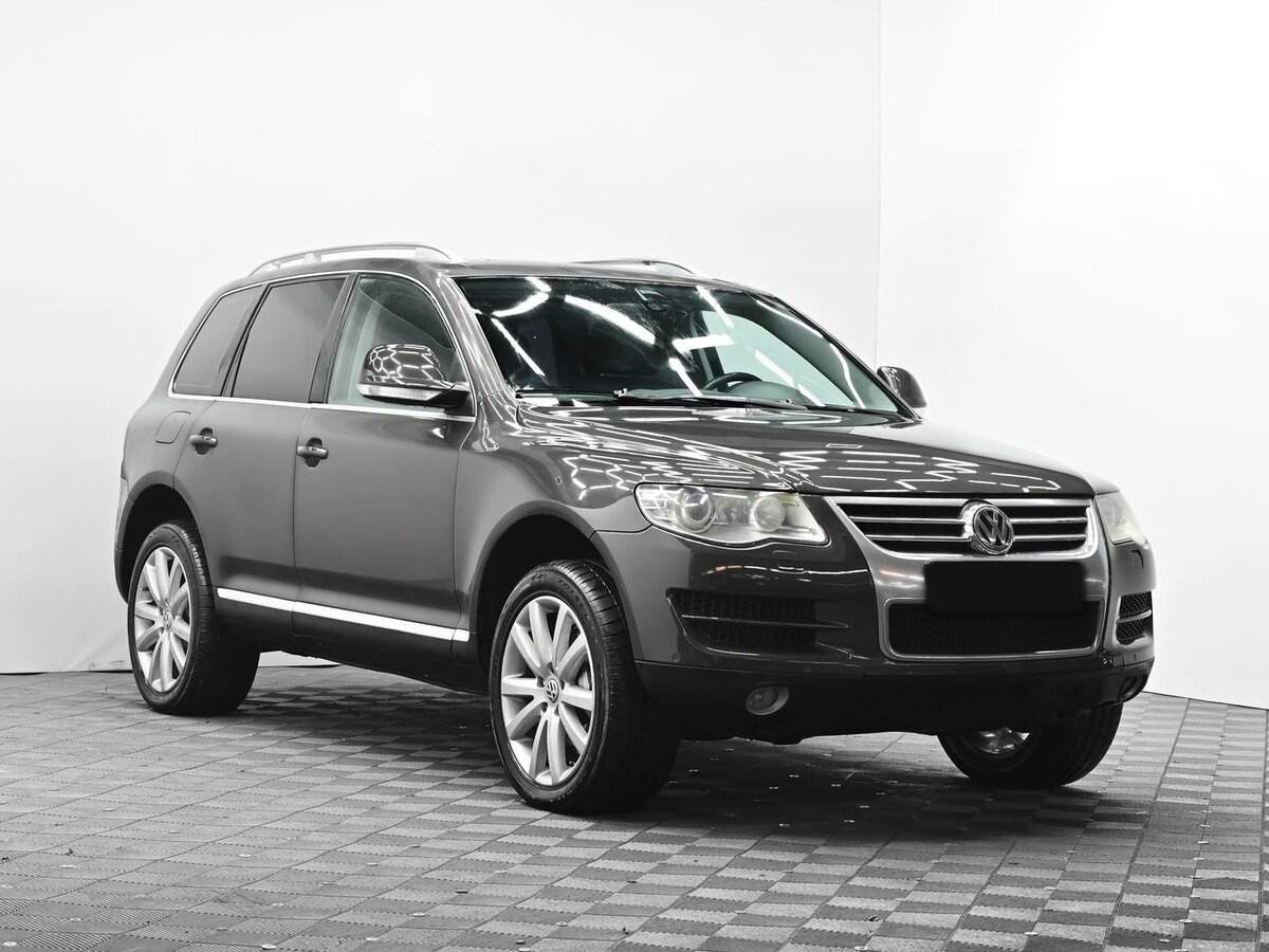 Купить Volkswagen Touareg с пробегом. Фото: #1