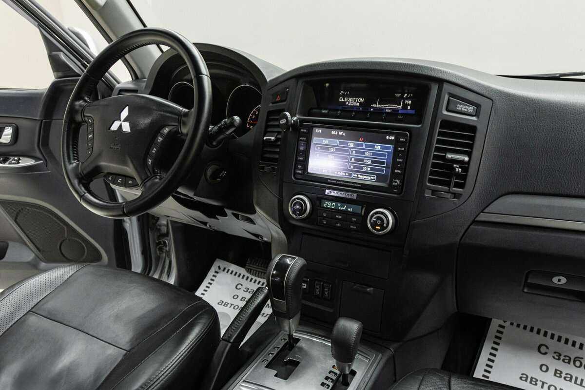 Купить Mitsubishi Pajero с пробегом. Фото: #9