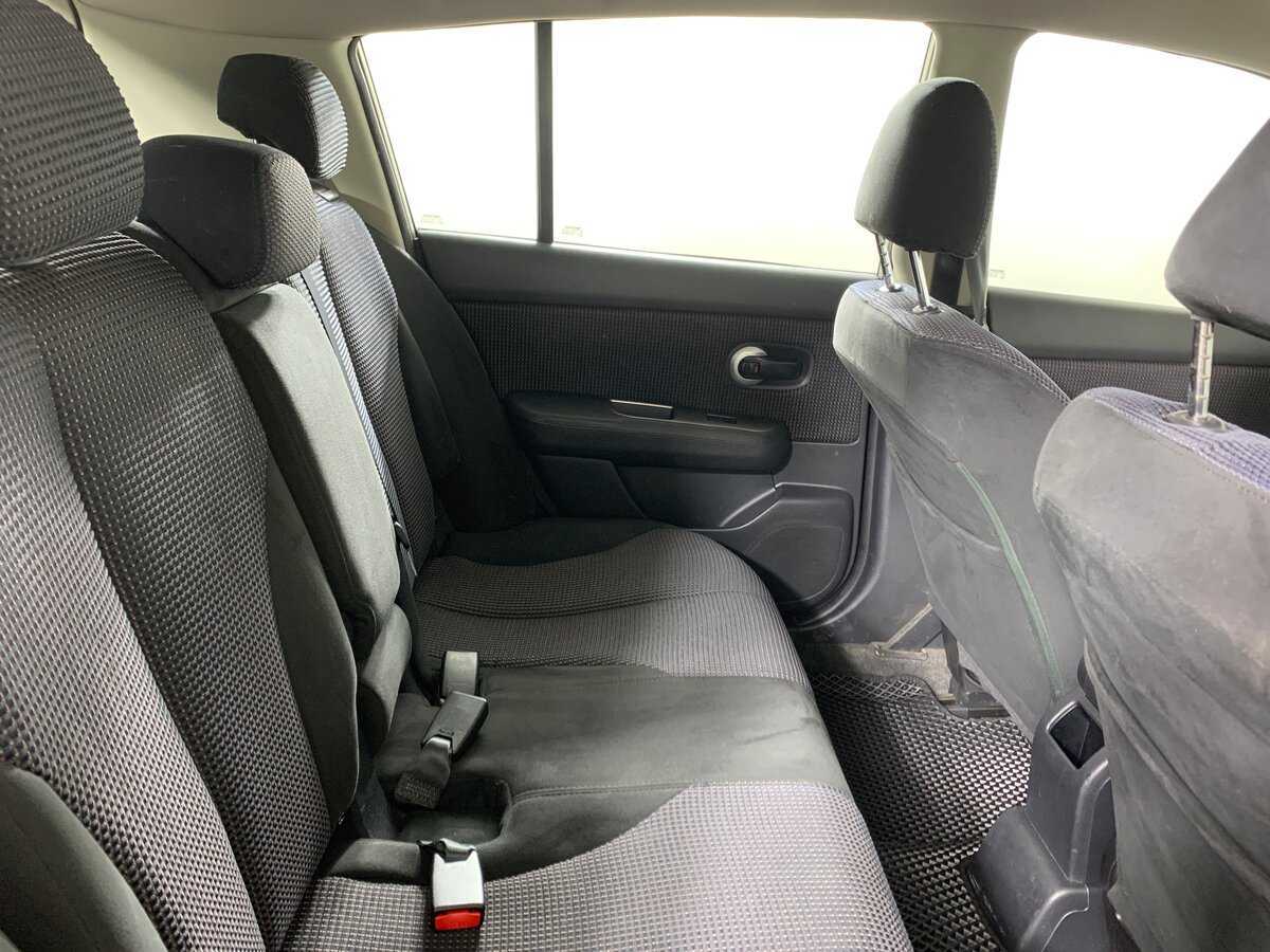 Купить Nissan Tiida с пробегом. Фото: #17