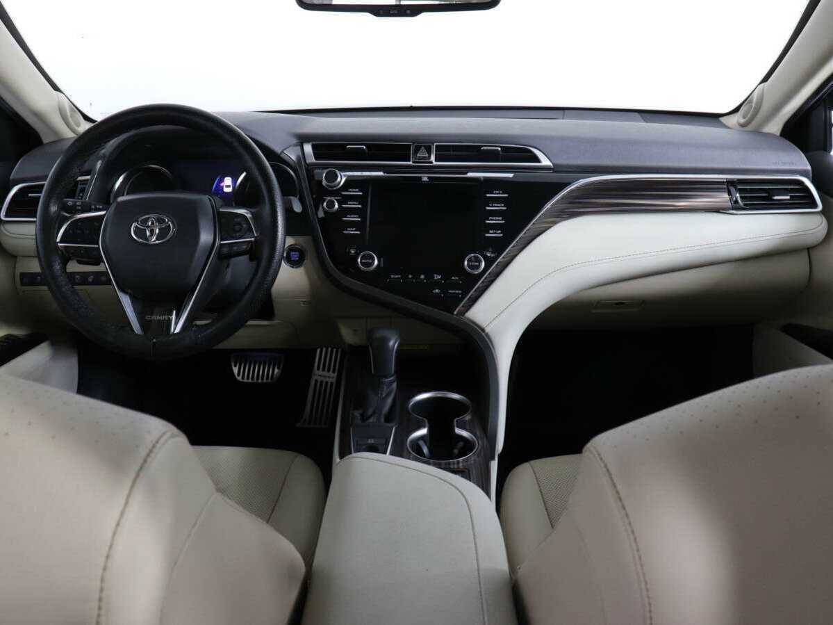 Купить Toyota Camry с пробегом. Фото: #10