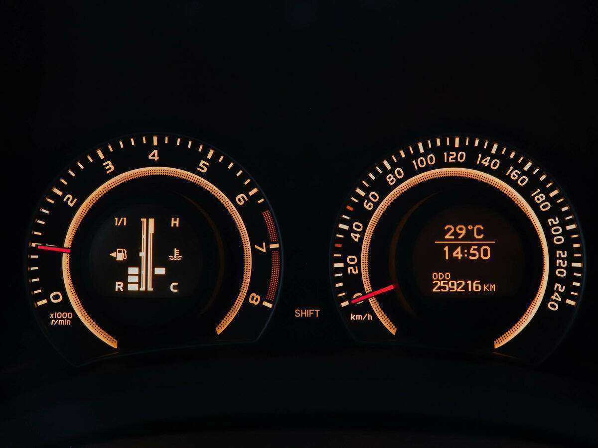 Купить Toyota Auris с пробегом. Фото: #10