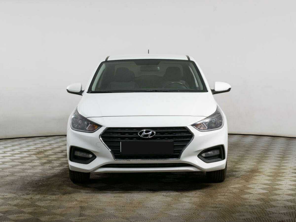 Купить Hyundai Solaris с пробегом. Фото: #1
