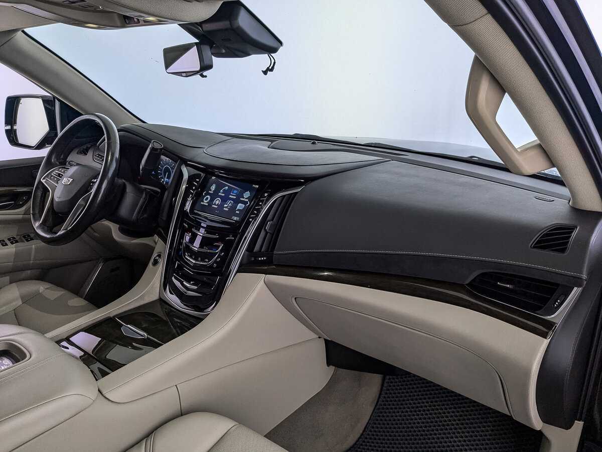 Купить Cadillac Escalade с пробегом. Фото: #10