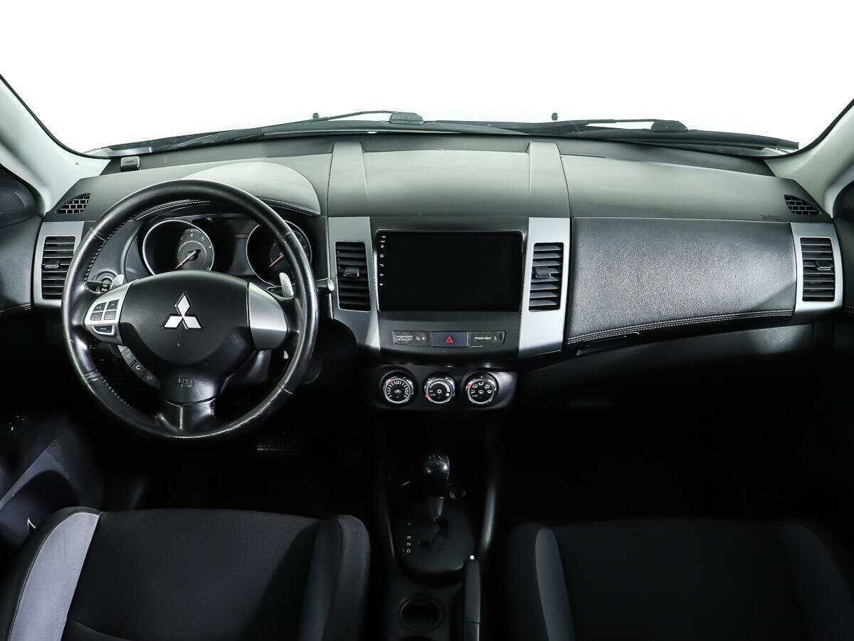 Купить Mitsubishi Outlander с пробегом. Фото: #9