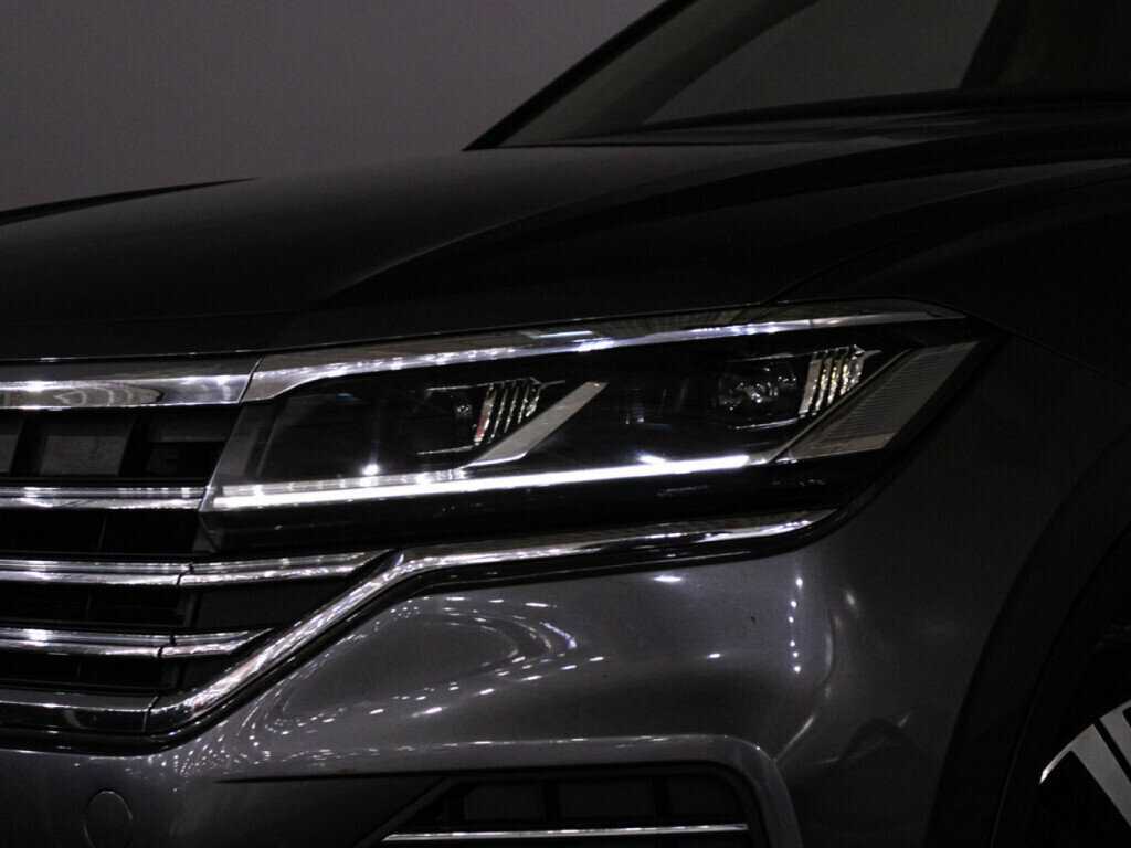 Купить Volkswagen Touareg с пробегом. Фото: #36