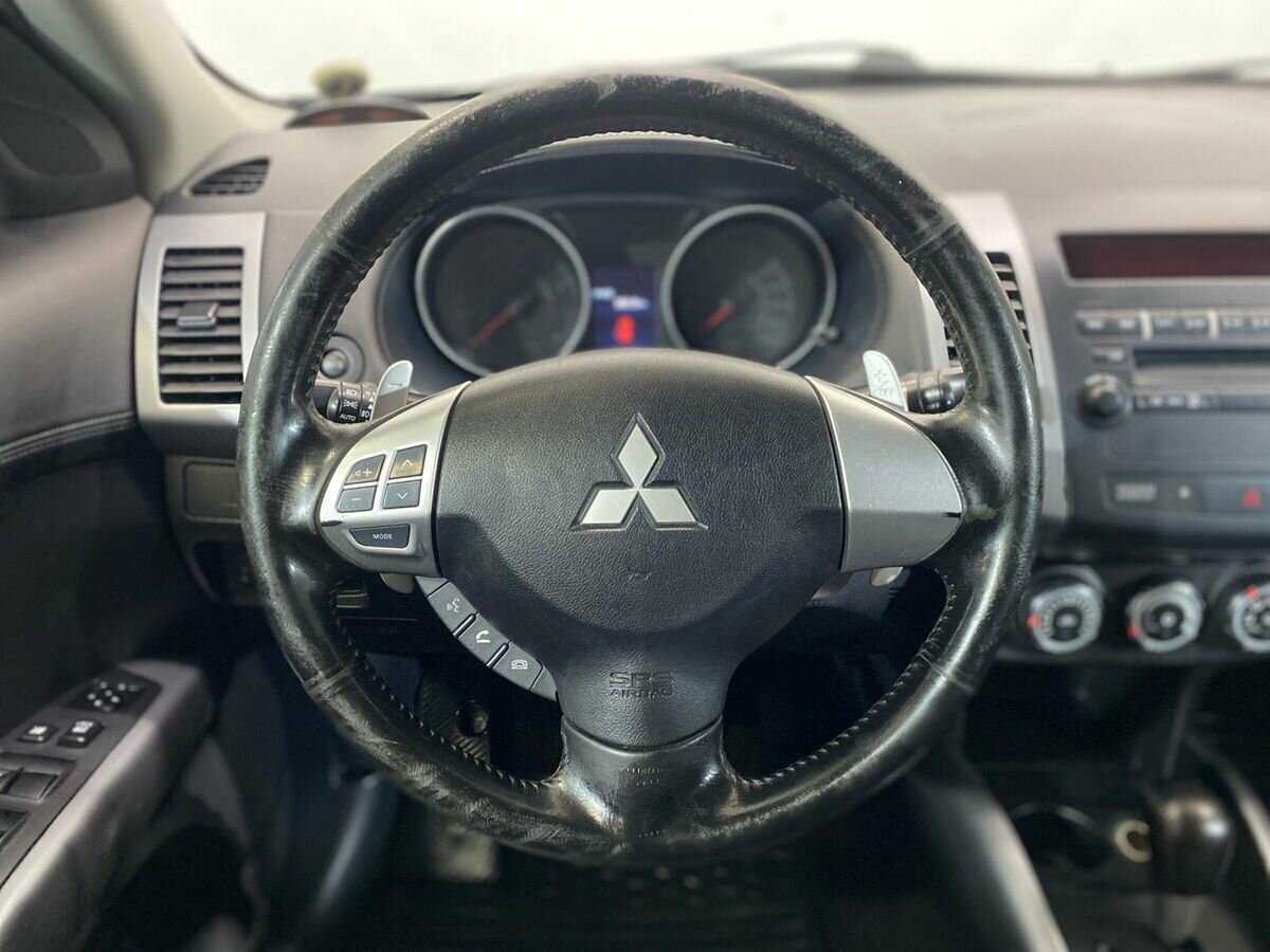 Купить Mitsubishi Outlander с пробегом. Фото: #9
