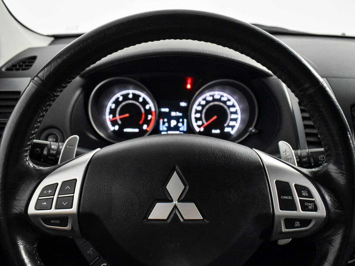 Купить Mitsubishi Outlander с пробегом. Фото: #14