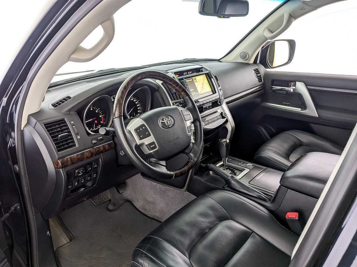 Купить Toyota Land Cruiser с пробегом. Фото: #12